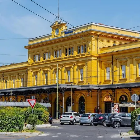 Ferrari - Stazione E Centro *