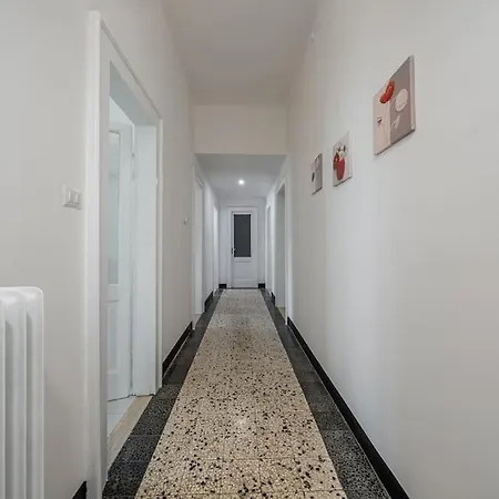 Ferrari - Stazione E Centro Citta