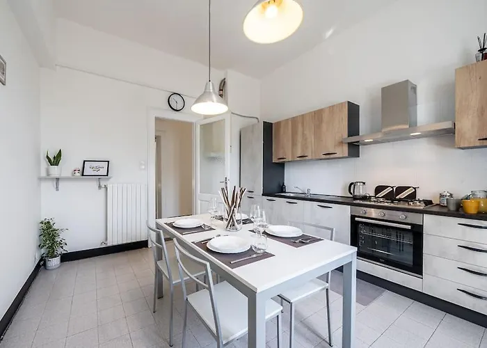 Ferrari - Stazione E Centro Citta Apartment Modena