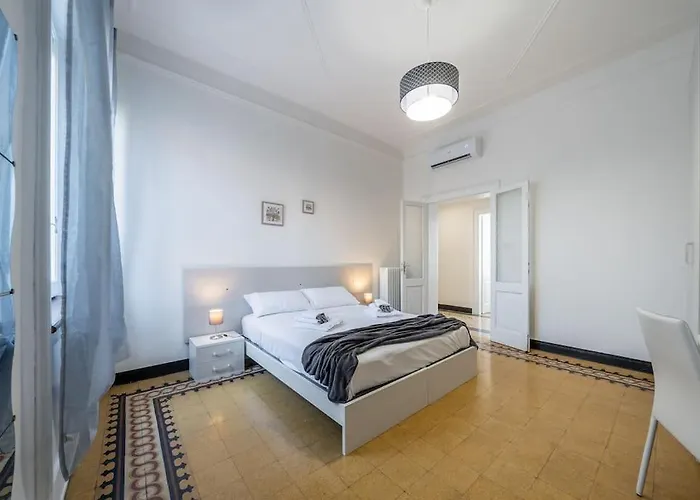 Ferrari - Stazione E Centro Citta Apartment Modena