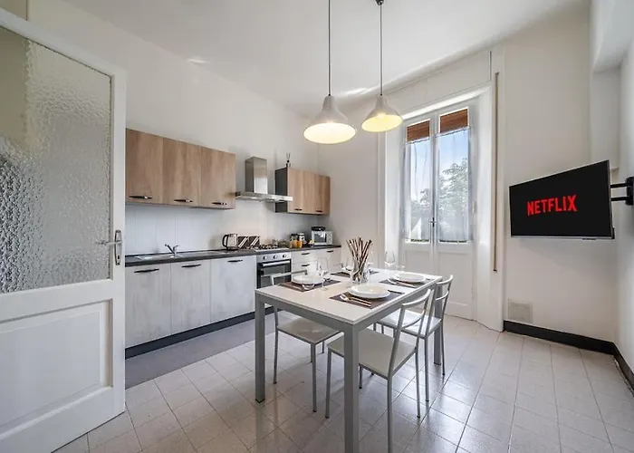 Ferrari - Stazione E Centro Citta Apartment *