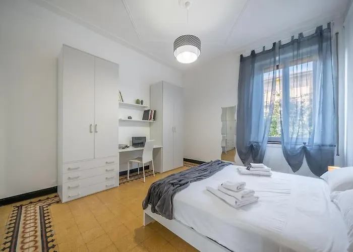 Ferrari - Stazione E Centro Citta Apartment Modena